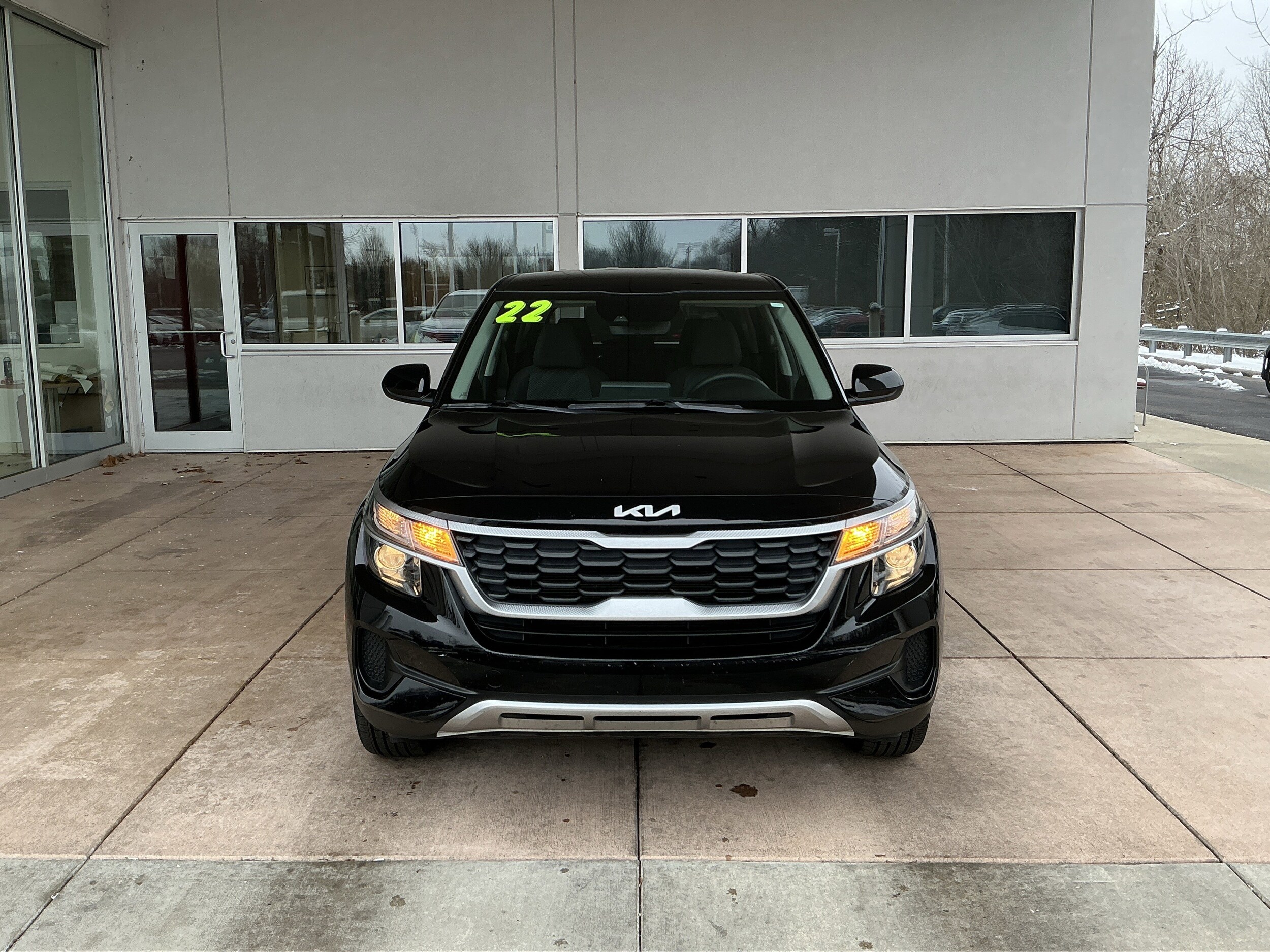 2022 Kia Seltos LX photo 2