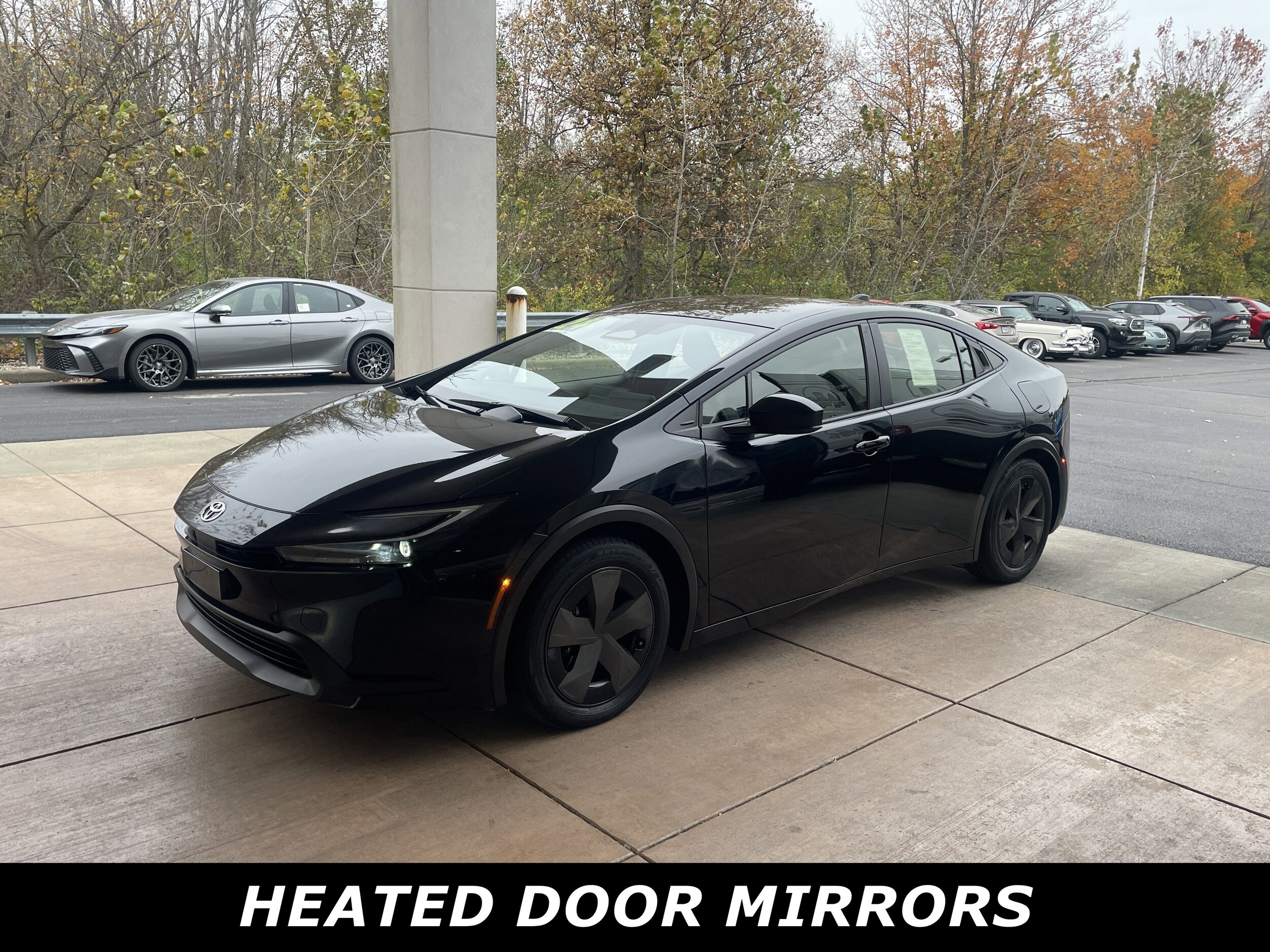 2024 Toyota Prius LE photo 2