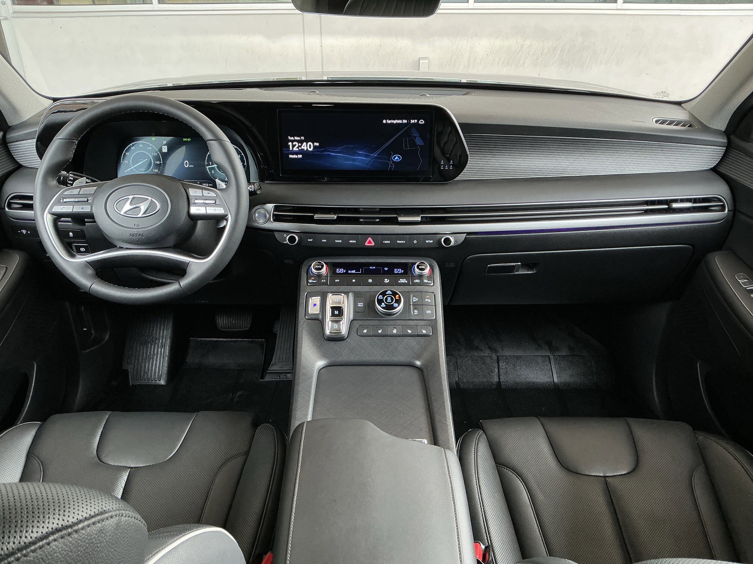 2024 Hyundai Palisade Limited photo 2