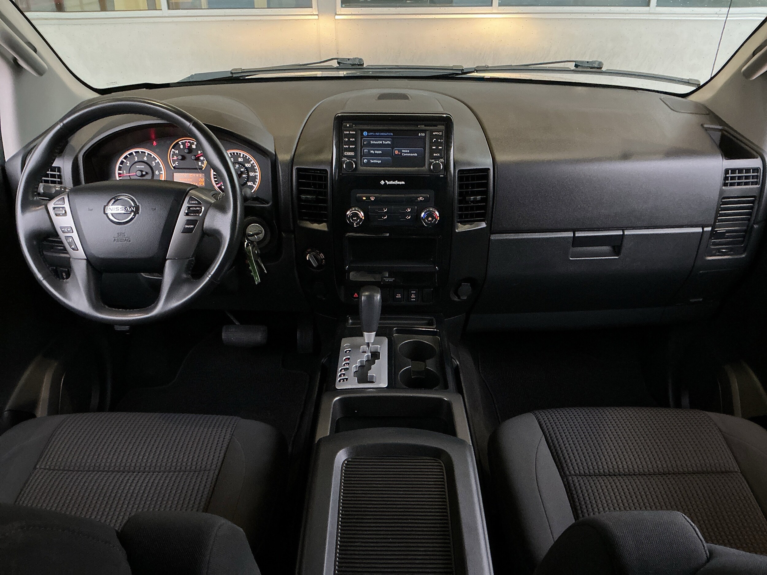 2015 Nissan Titan King Cab SV photo 4