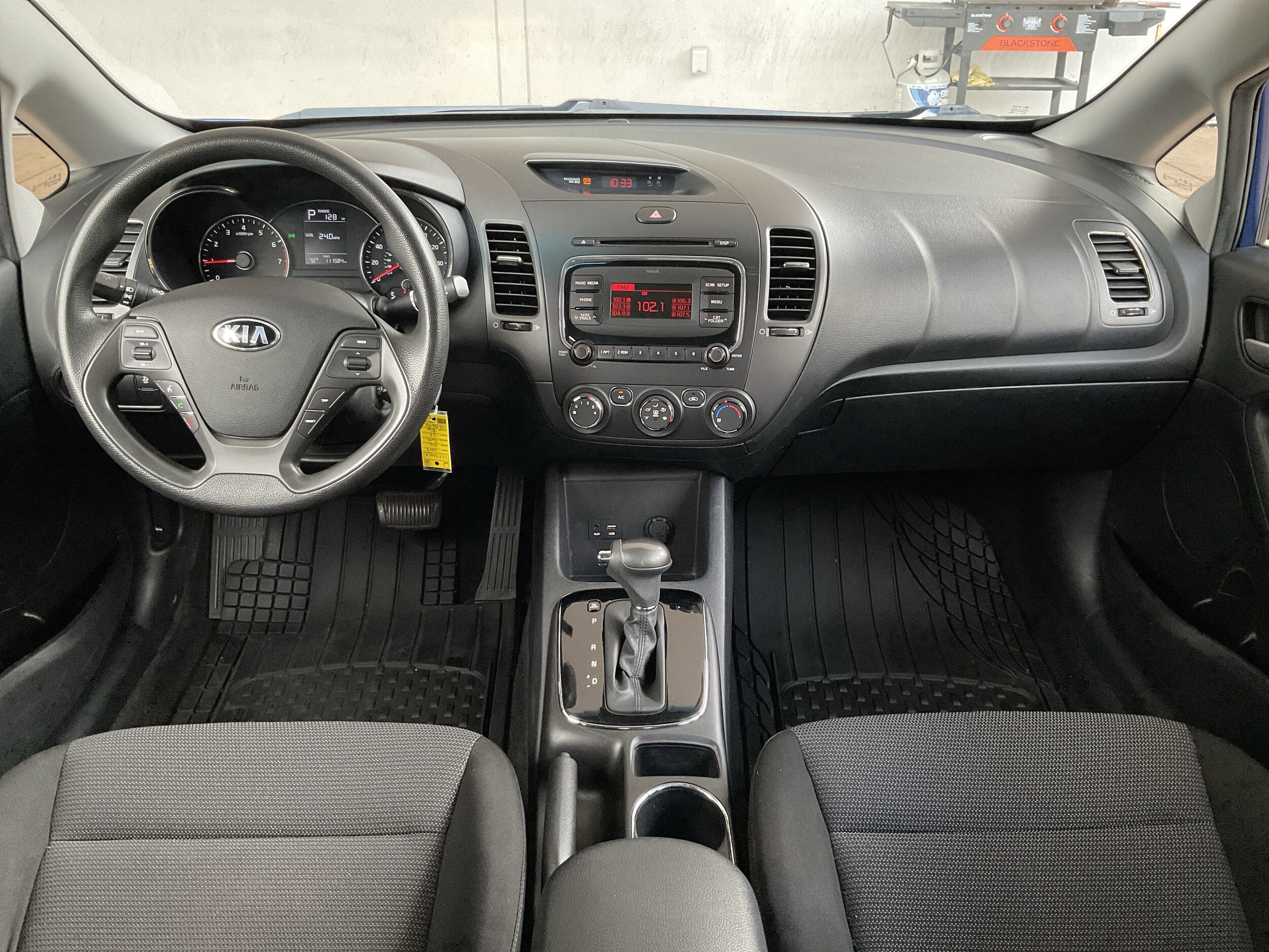 2017 Kia Forte LX Base photo 4