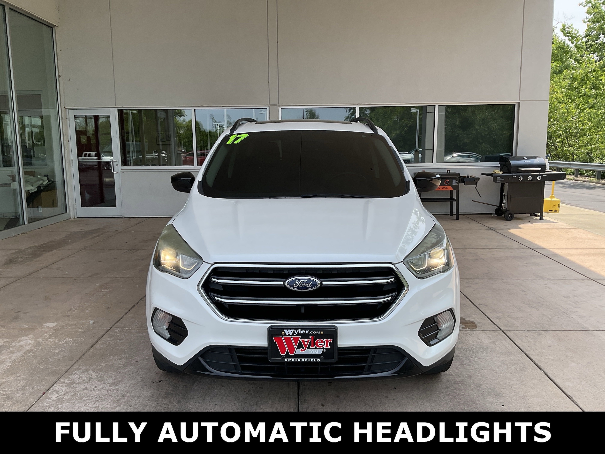 Used 2017 Ford Escape SE with VIN 1FMCU9G91HUE32879 for sale in Springfield, OH
