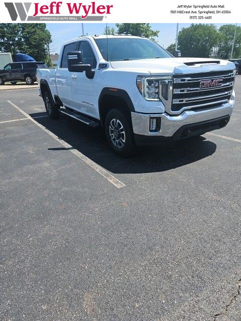 2022 GMC Sierra 4WD Crew Cab Standard Box SLE's photo