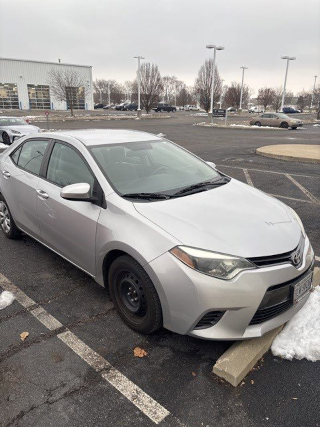 Used 2015 Toyota Corolla 4dr Sdn CVT LE Sedan