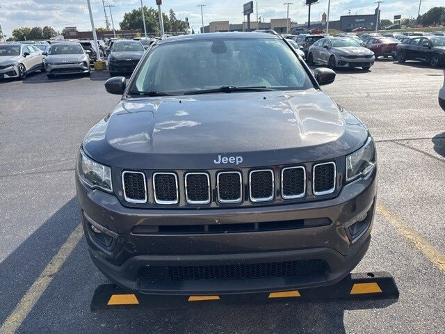 2018 Jeep Compass Latitude photo 2