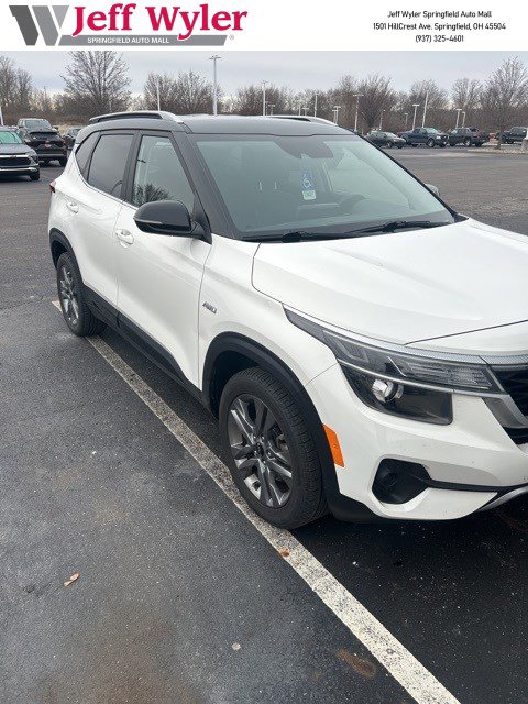 2022 Kia Seltos S's photo