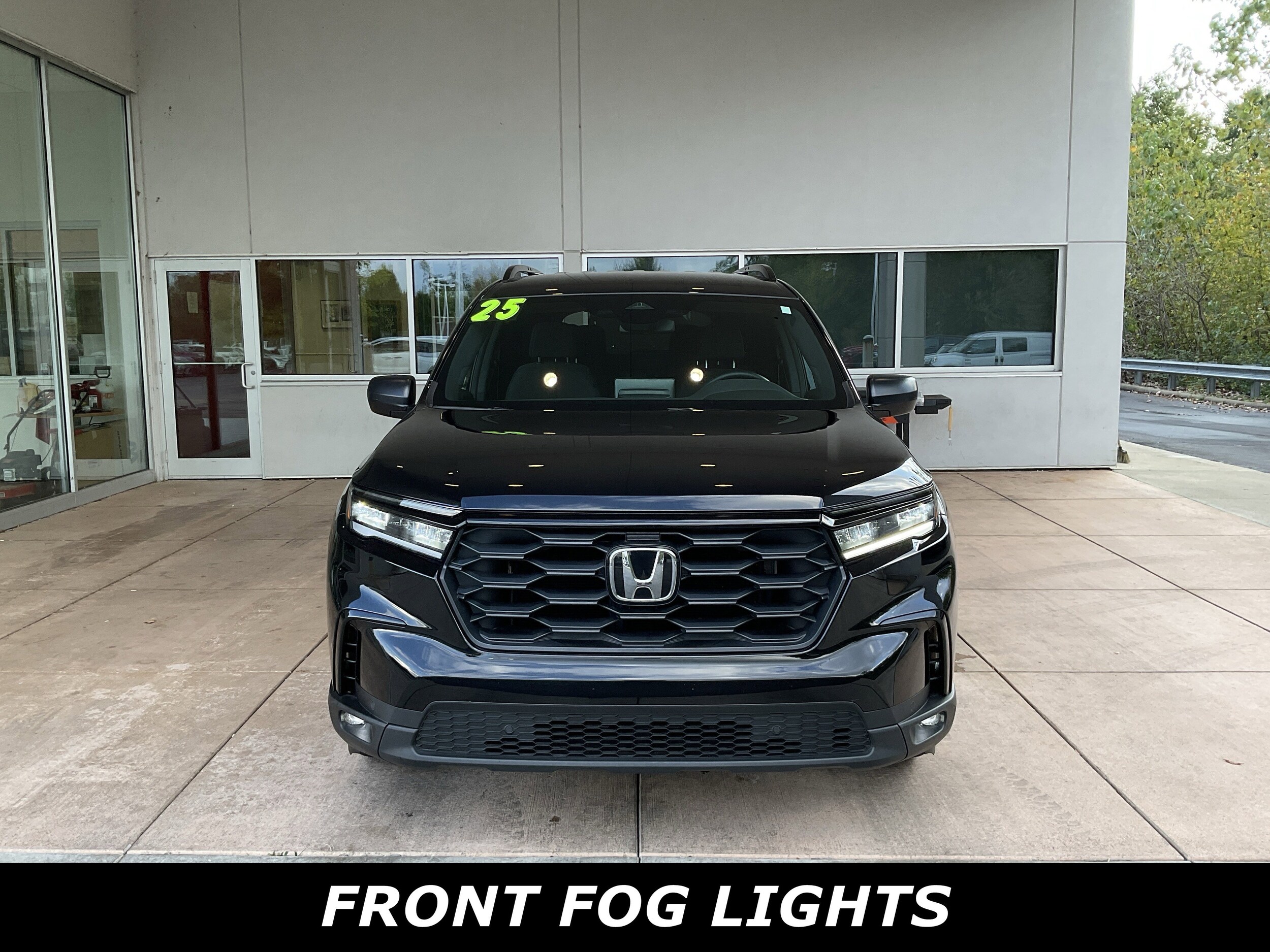 2025 Honda Pilot Sport photo 2