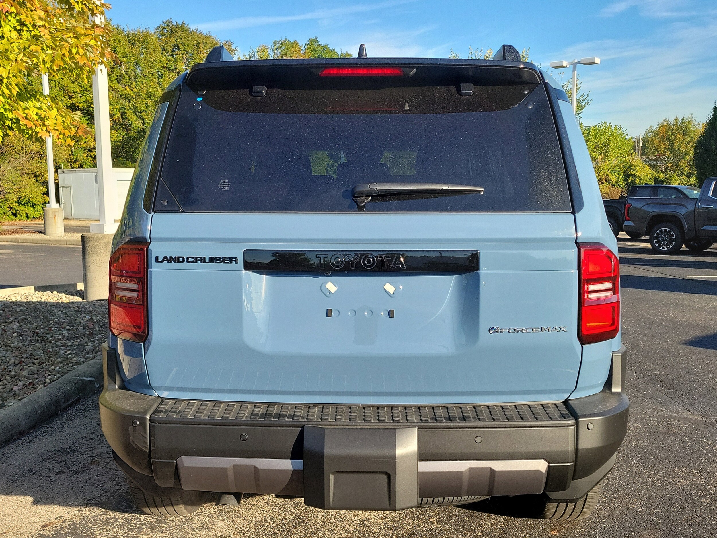 2025 Toyota Highlander Hybrid photo 3