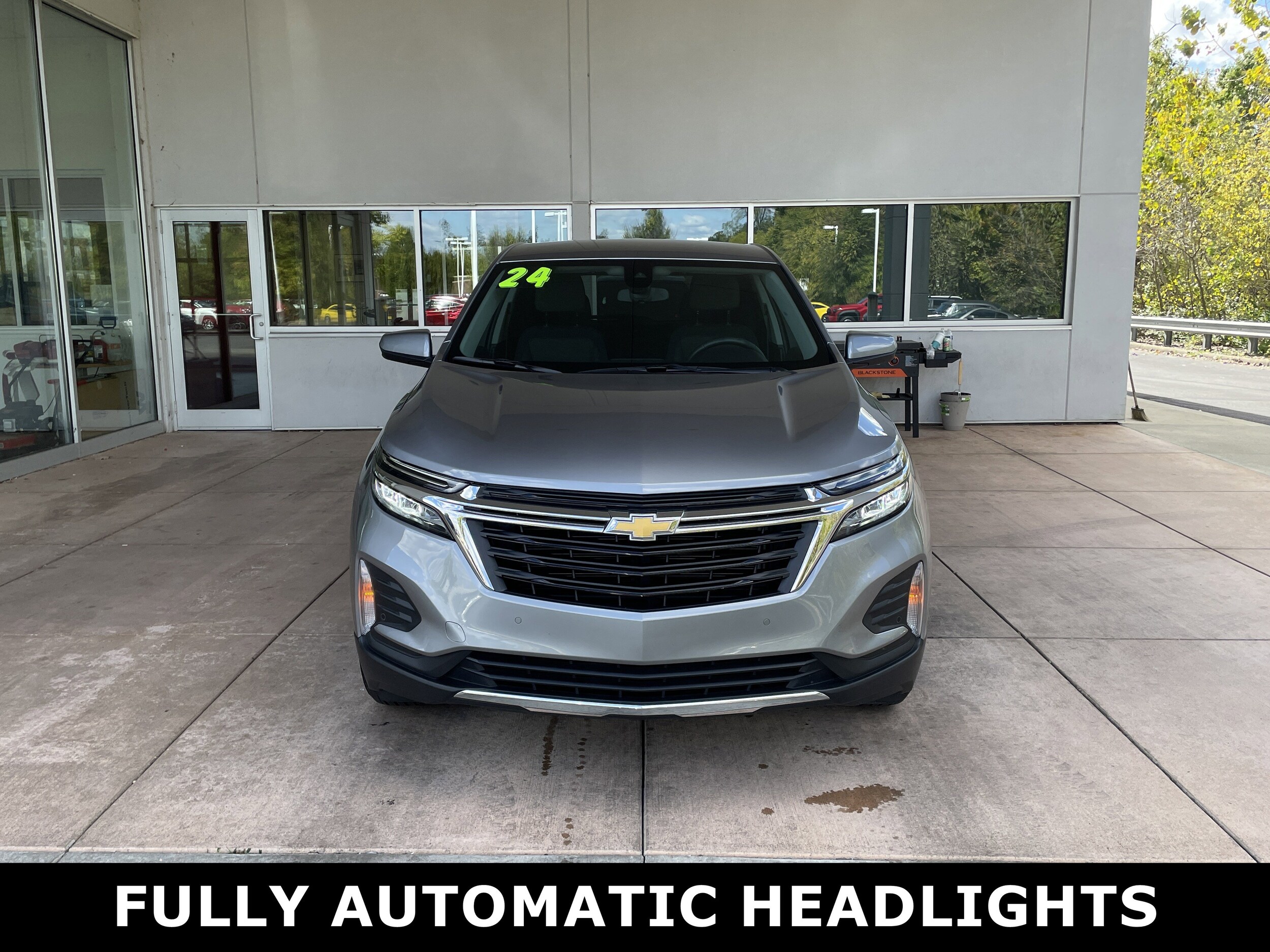 2024 Chevrolet Equinox LT photo 2