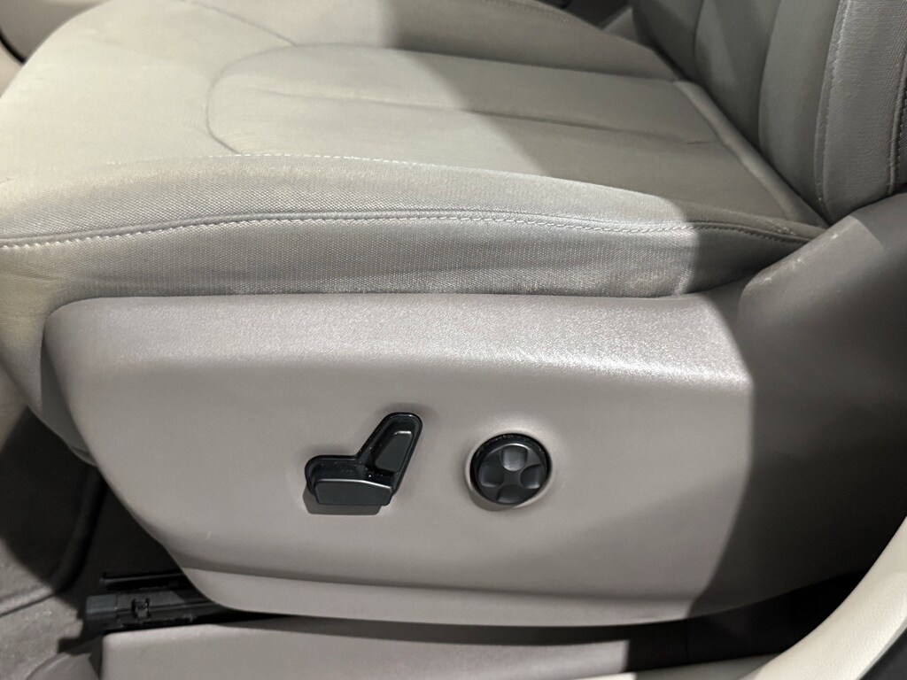 Used 2017 Chrysler Pacifica LX FWD Van