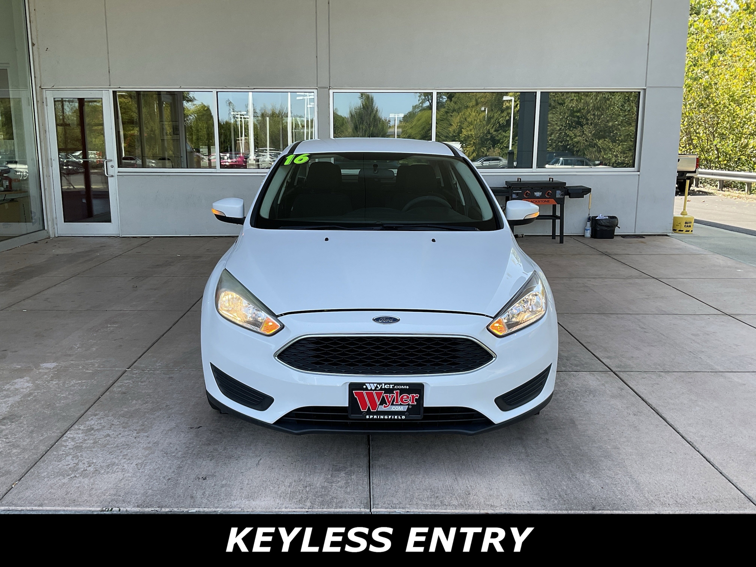 Used 2016 Ford Focus SE with VIN 1FADP3F23GL392350 for sale in Springfield, OH