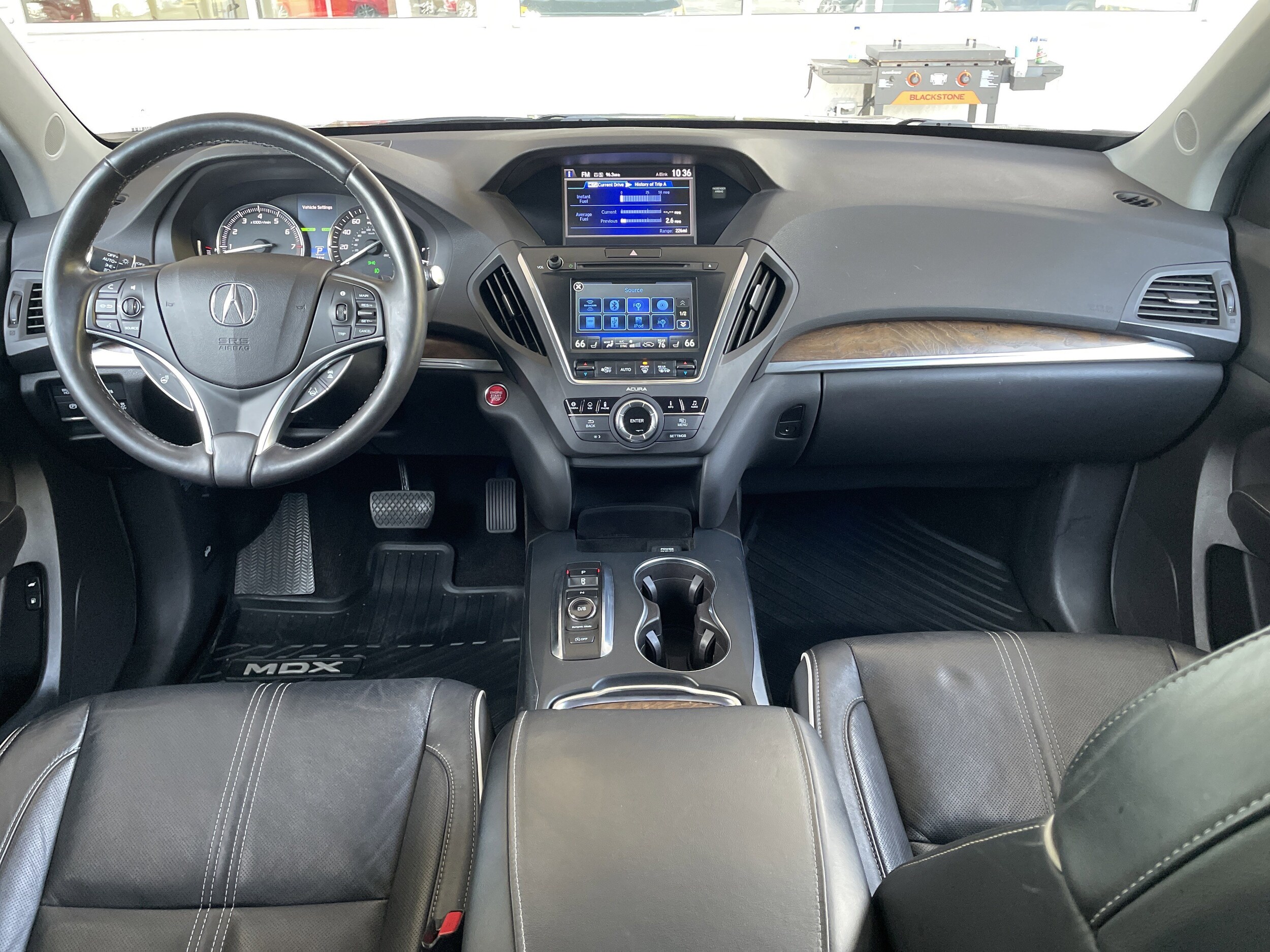 2017 Acura MDX SH-AWD Advance photo 4