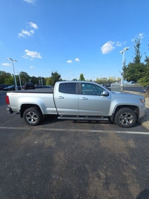 2017 Chevrolet Colorado Z71 photo 2