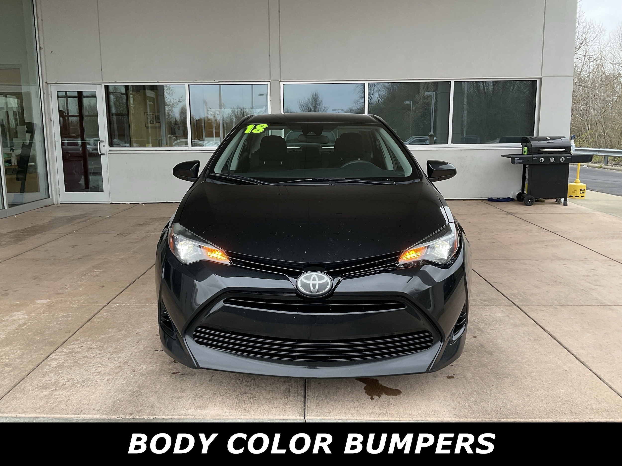 Used 2018 Toyota Corolla LE with VIN 5YFBURHE1JP753187 for sale in Springfield, OH