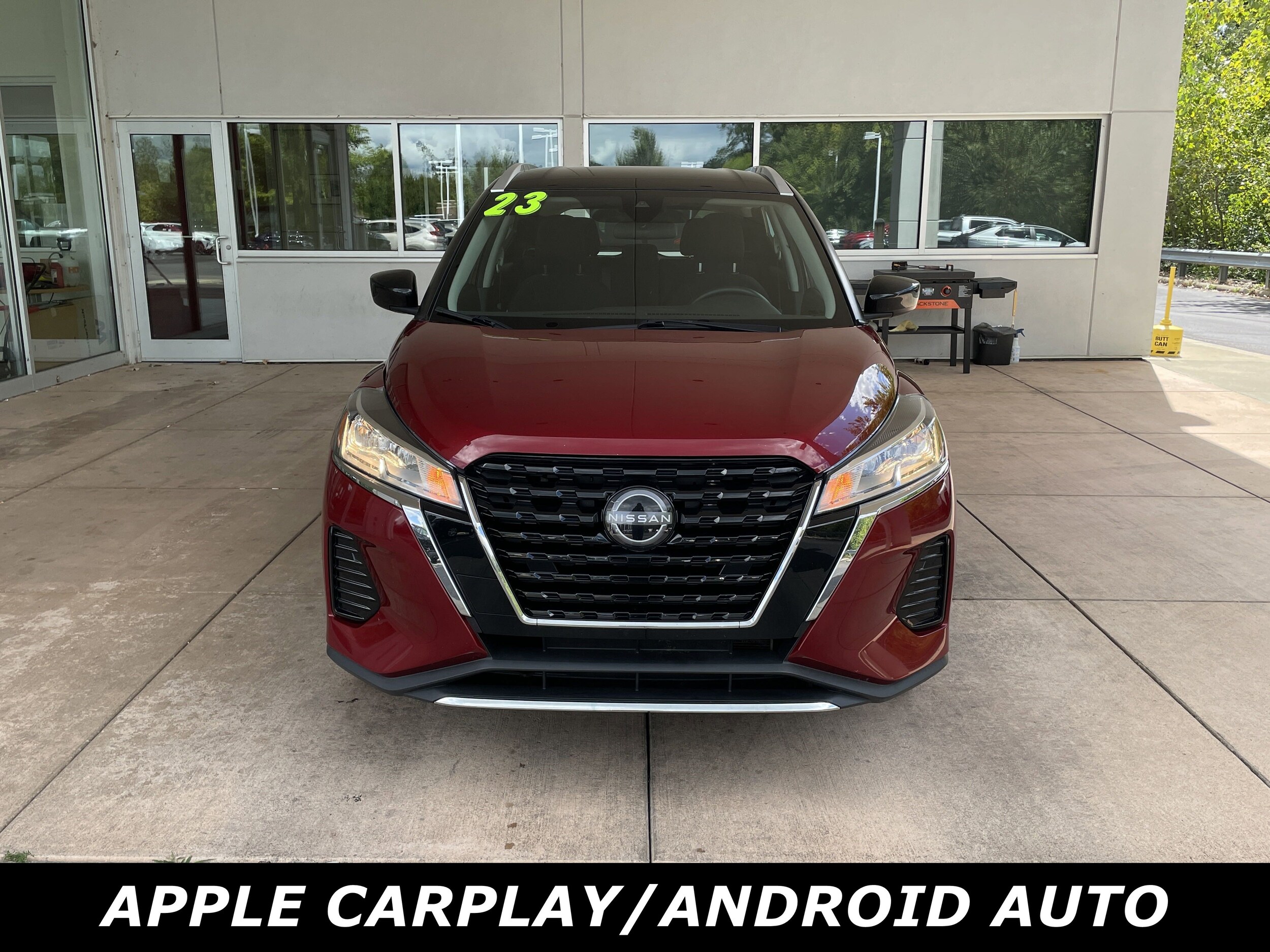 2023 Nissan Kicks SV photo 2