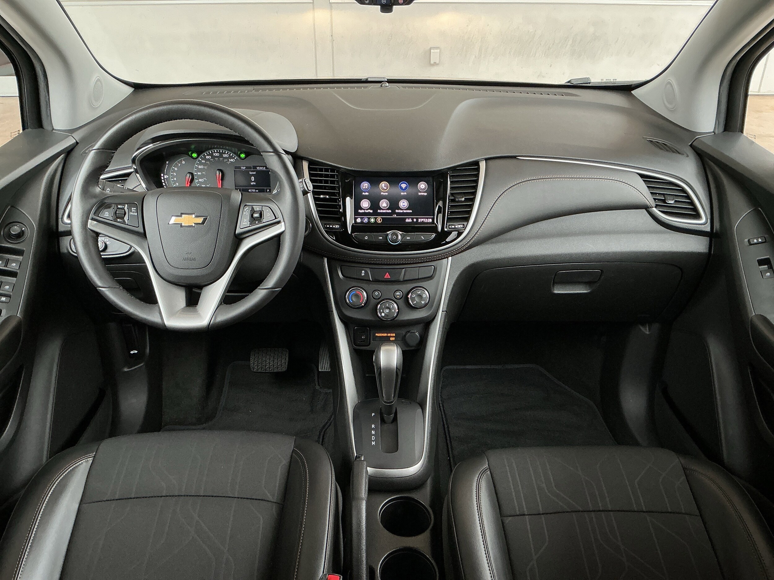 2022 Chevrolet Trax LT photo 2