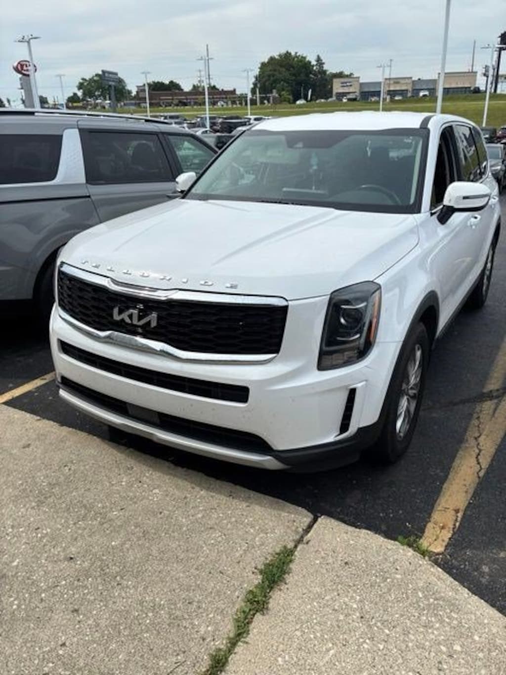 Used 2022 Kia Telluride LX AWD SUV