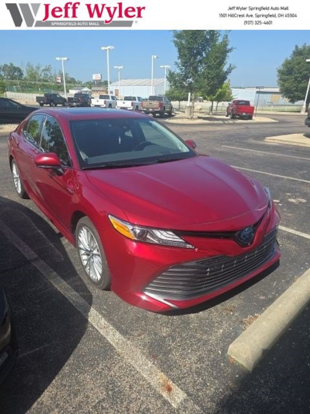 Used 2020 Toyota Camry Hybrid XLE CVT Sedan