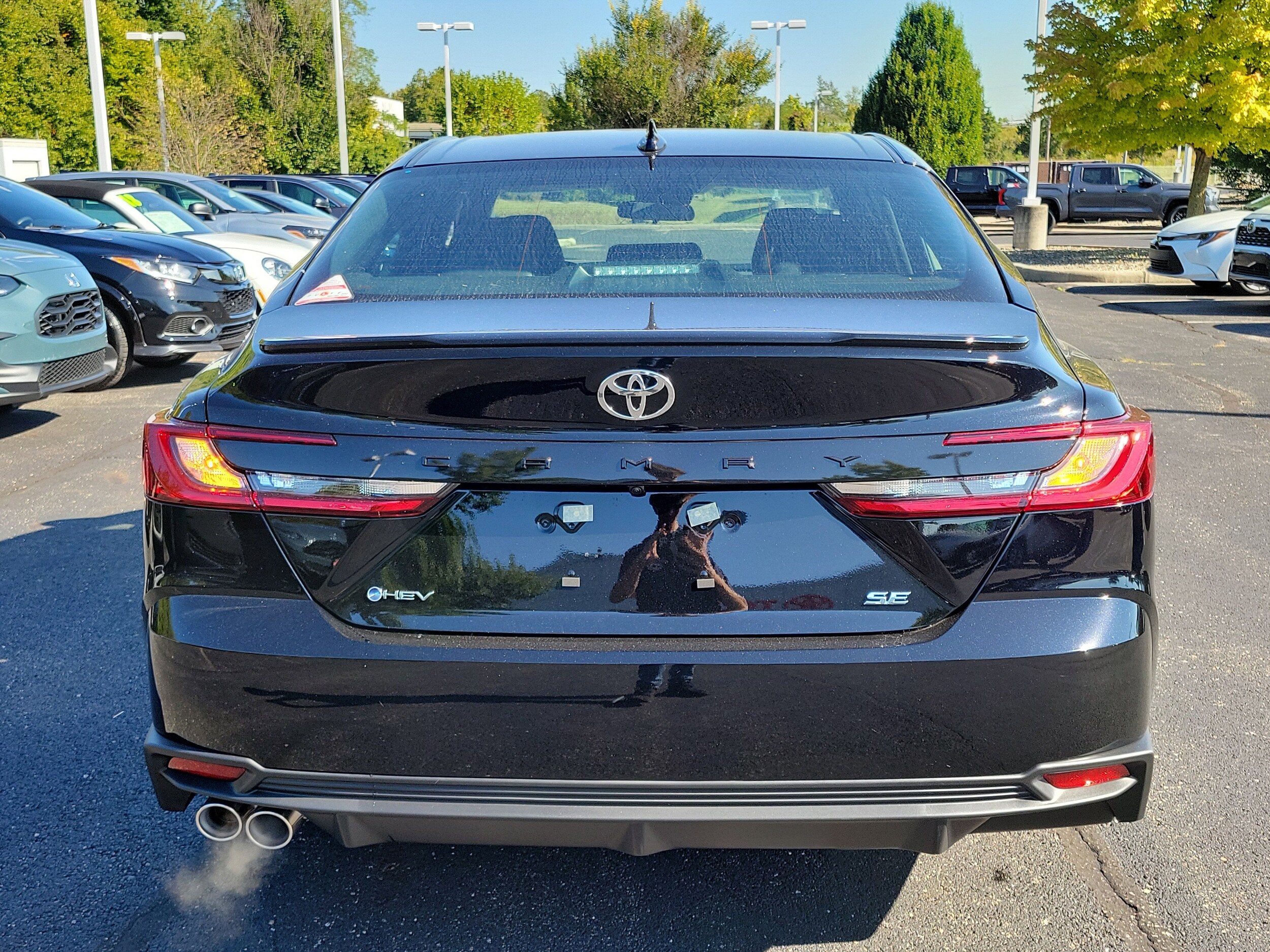 2026 Toyota Camry SE photo 3
