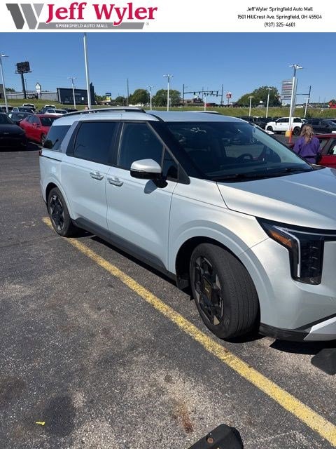 2025 Kia Sedona EX's photo