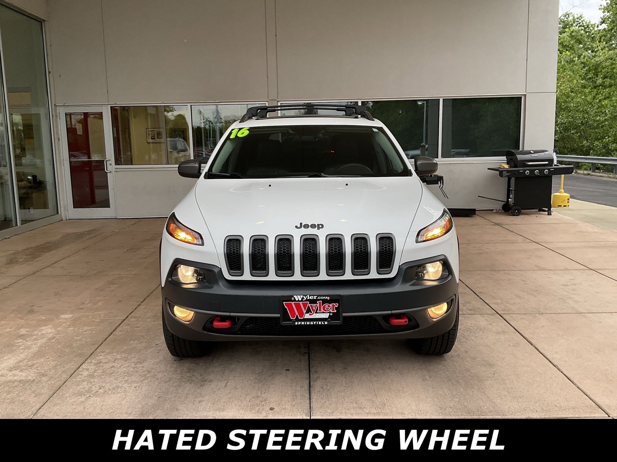 Used 2016 Jeep Cherokee Trailhawk with VIN 1C4PJMBS5GW113080 for sale in Springfield, OH