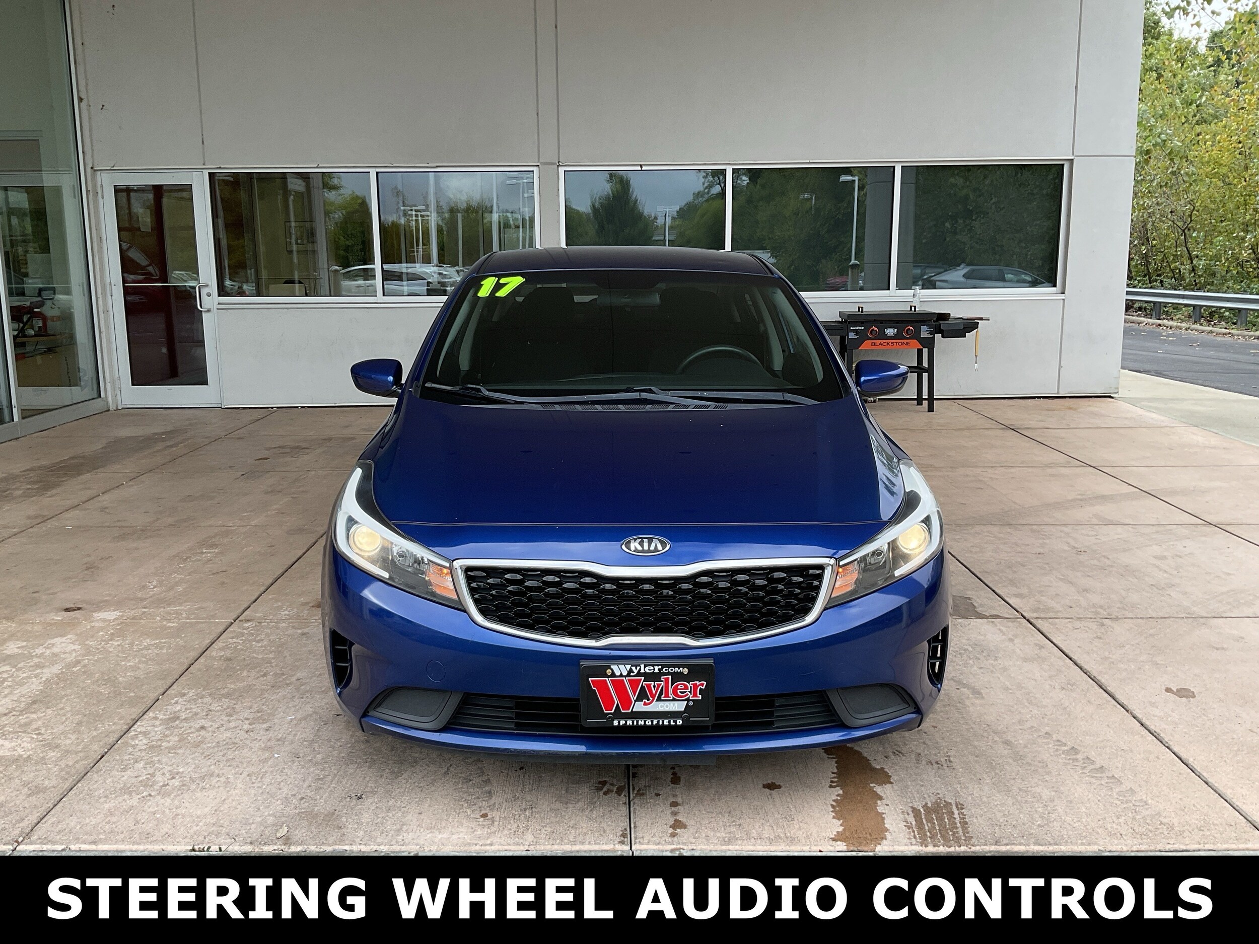 2017 Kia Forte LX Base photo 2