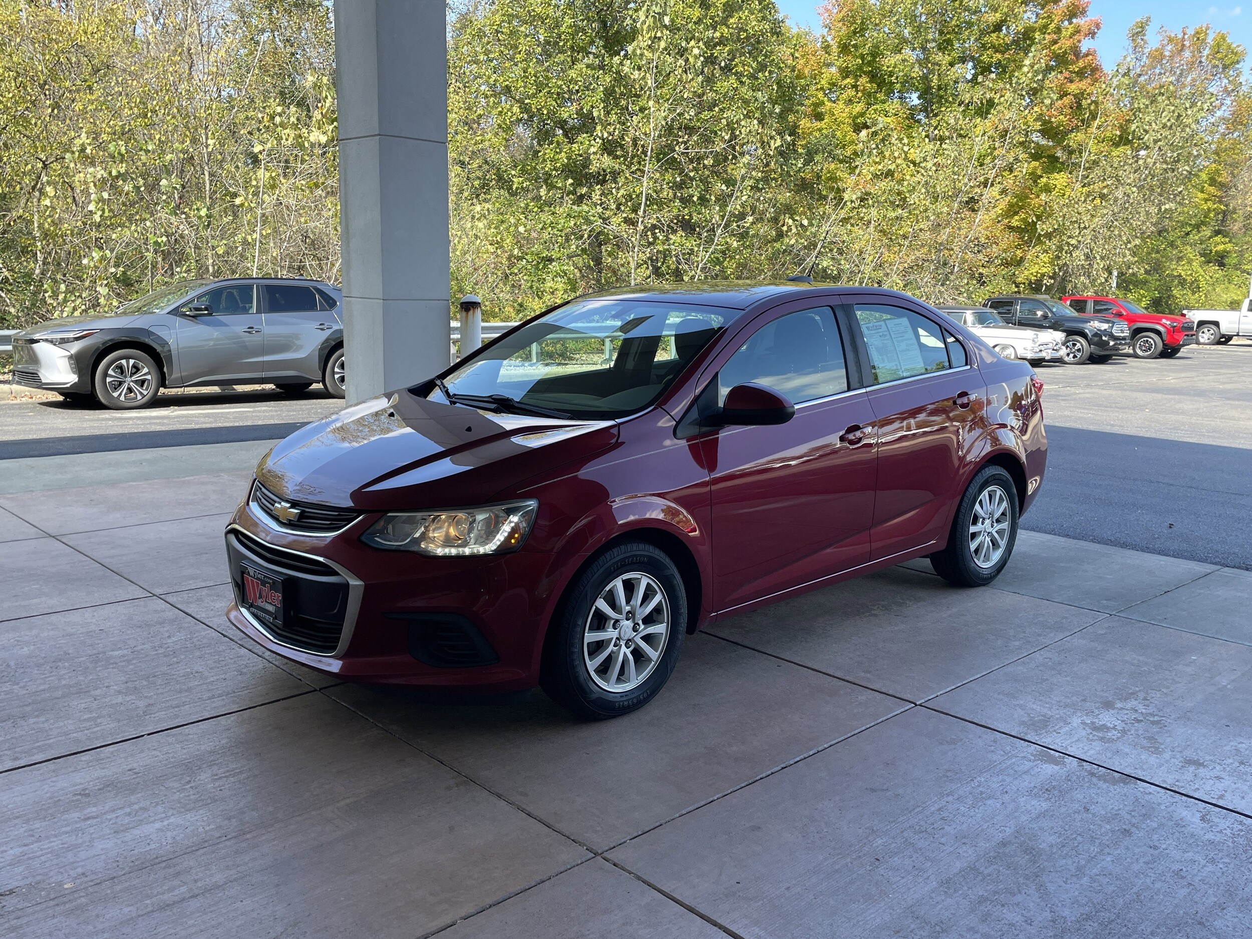 2017 Chevrolet Sonic LT photo 2
