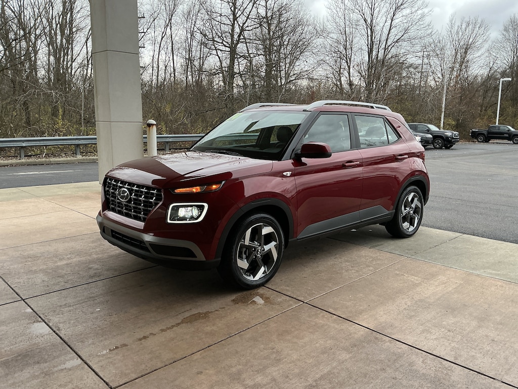 Used 2024 Hyundai Venue Limited IVT SUV