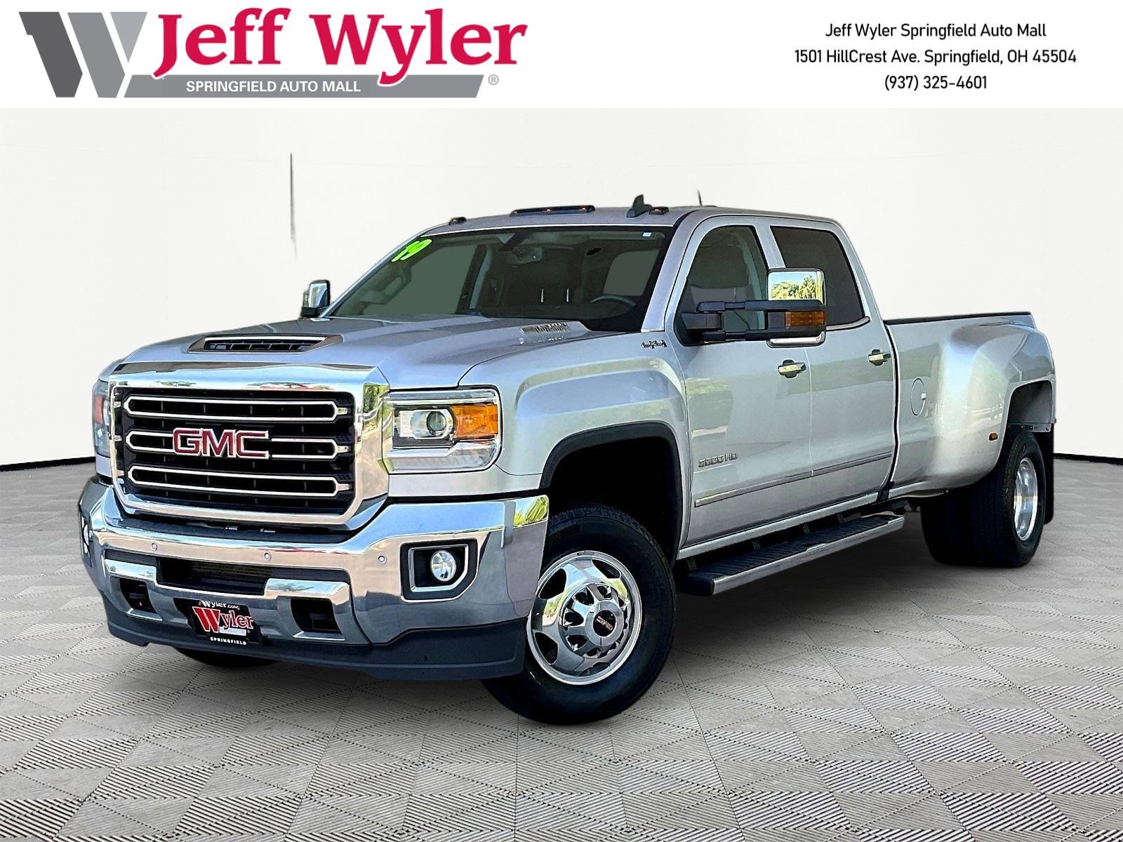 2019 GMC Sierra 4WD Crew Cab Standard Box SLT's photo