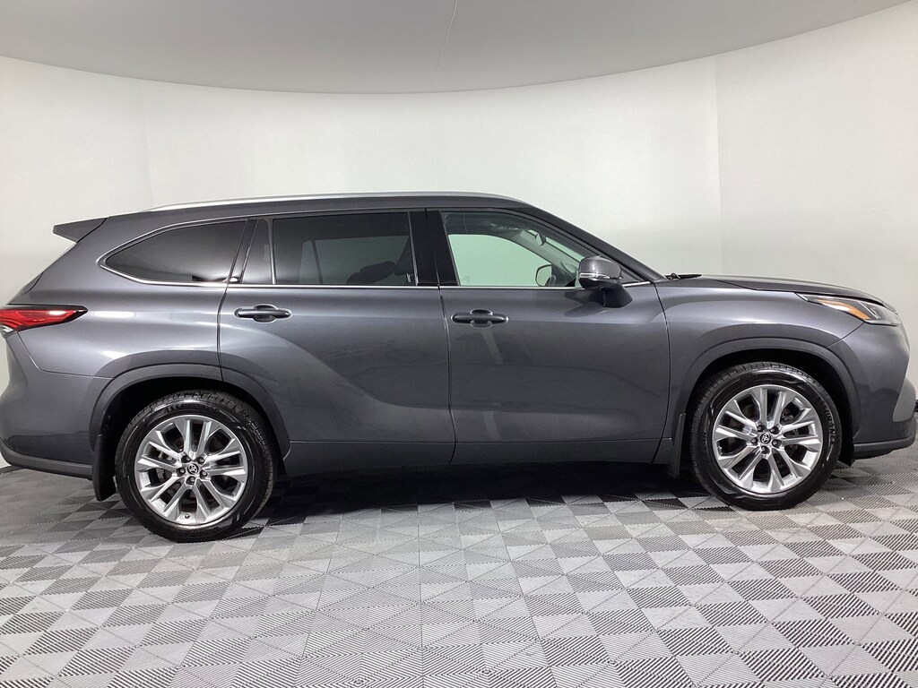 Used 2022 Toyota Highlander Limited AWD SUV