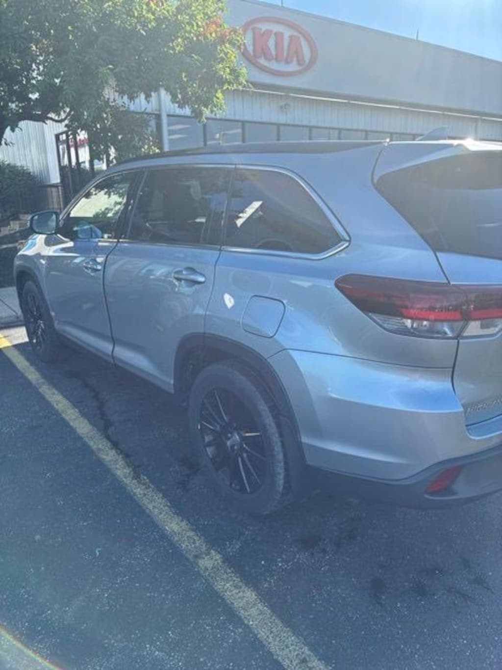 Used 2019 Toyota Highlander SE V6 AWD SUV
