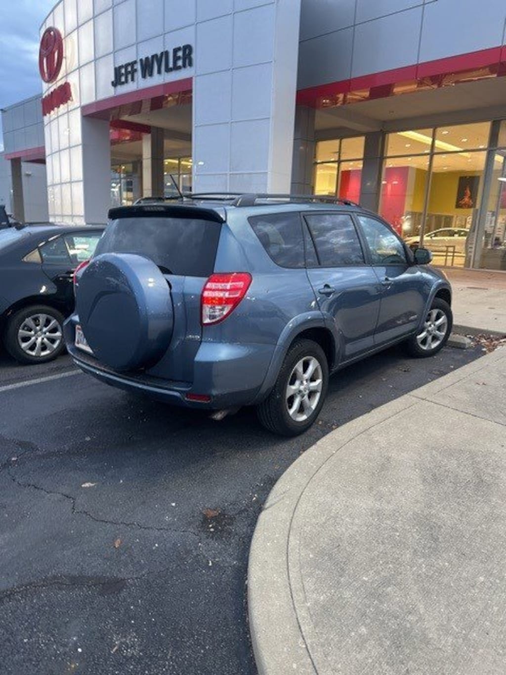 Used 2011 Toyota RAV4 4WD 4dr 4-cyl 4-Spd AT Ltd SUV