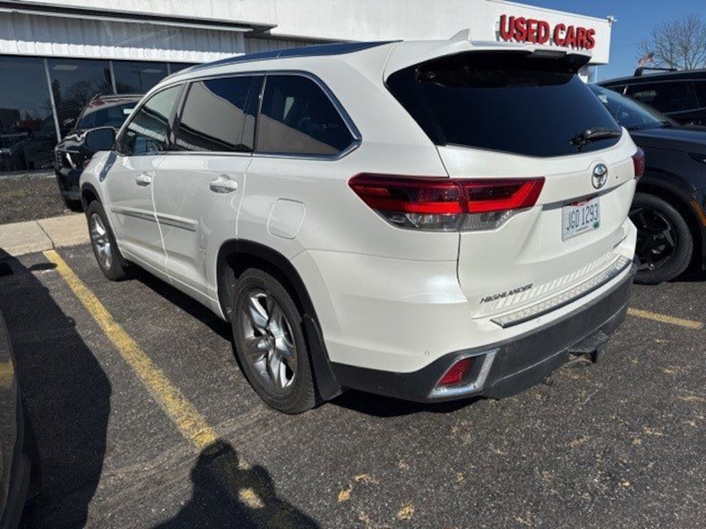 Used 2017 Toyota Highlander Limited V6 AWD SUV