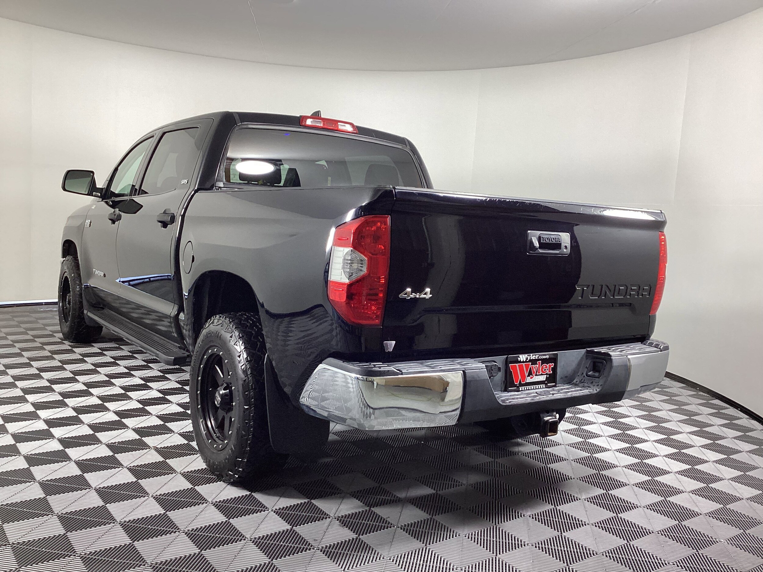 2020 Toyota Tundra SR5 CrewMax photo 2