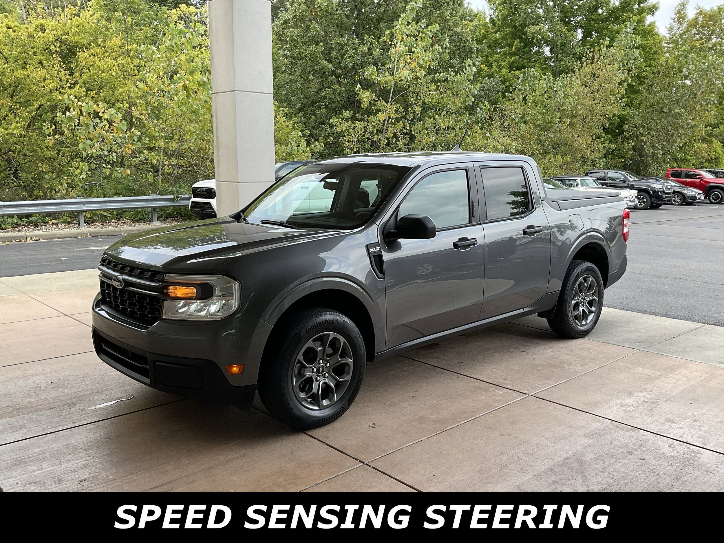 2022 Ford Maverick XLT photo 2