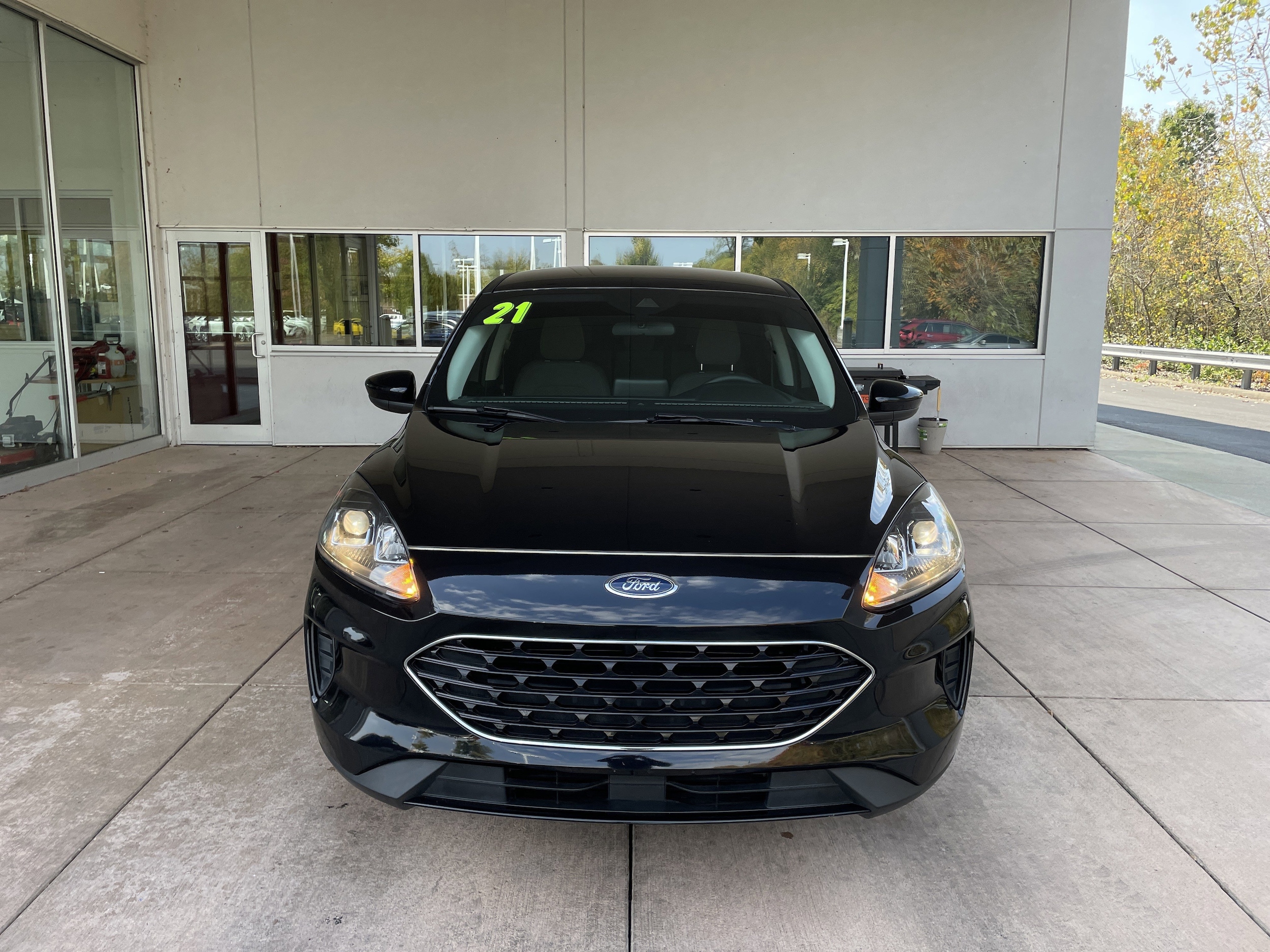 Used 2021 Ford Escape SE with VIN 1FMCU9G63MUA22973 for sale in Springfield, OH