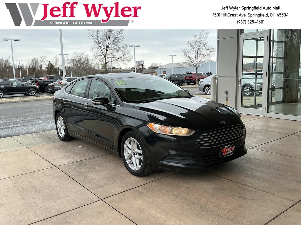 Used 2015 Ford Fusion 4dr Sdn SE FWD Sedan