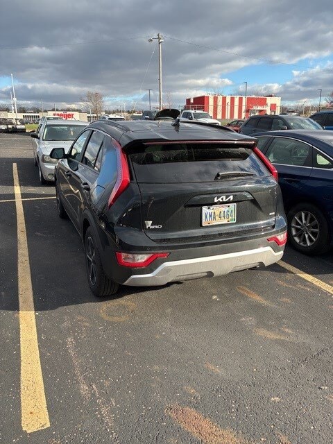 2025 Kia Niro EX photo 2