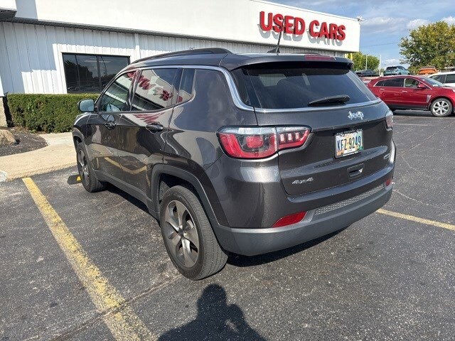 2018 Jeep Compass Latitude photo 2