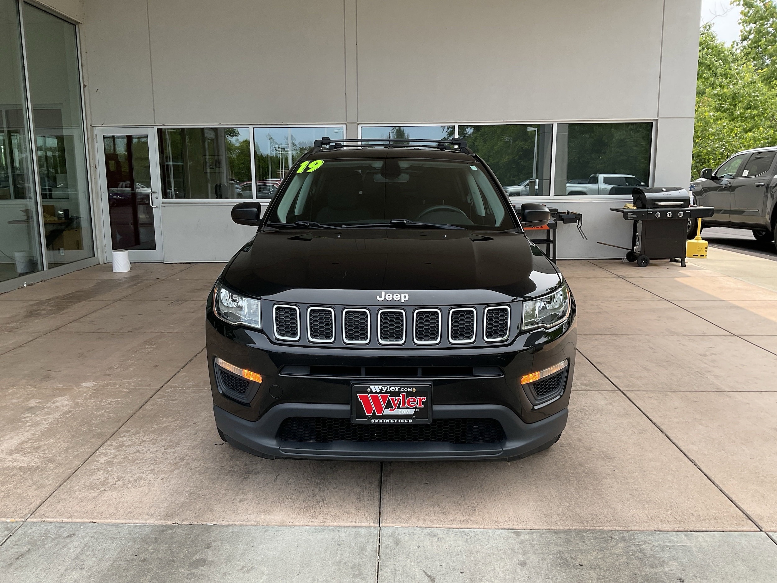 Used 2019 Jeep Compass Sport with VIN 3C4NJCAB5KT616514 for sale in Springfield, OH