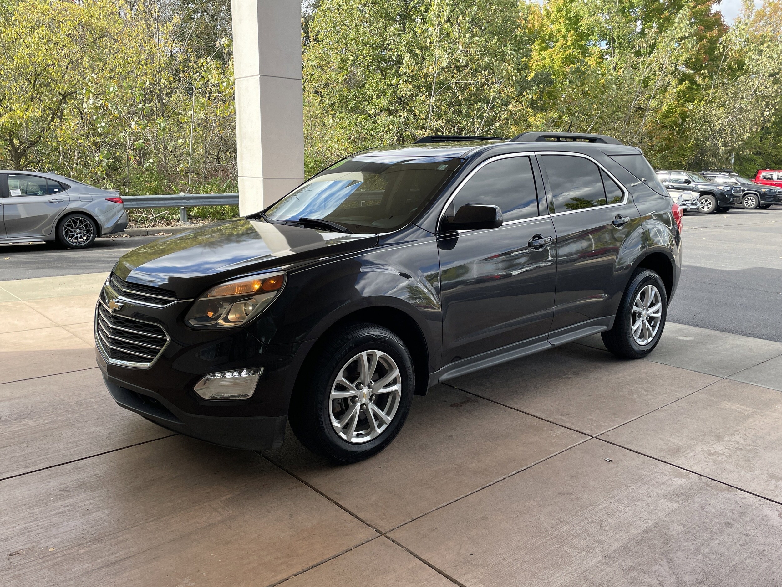 2016 Chevrolet Equinox LT photo 3