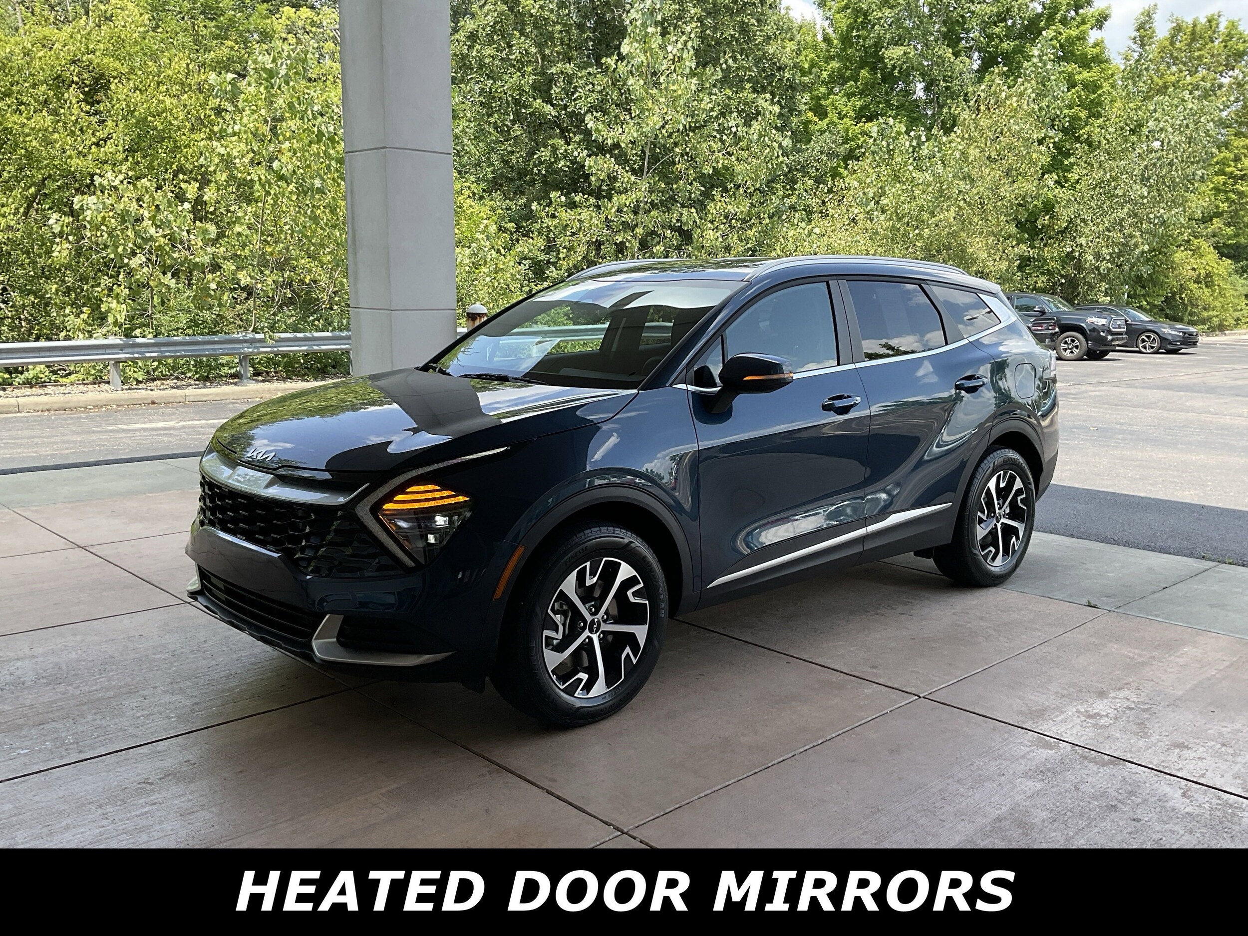 2025 Kia Sportage Hybrid EX photo 3