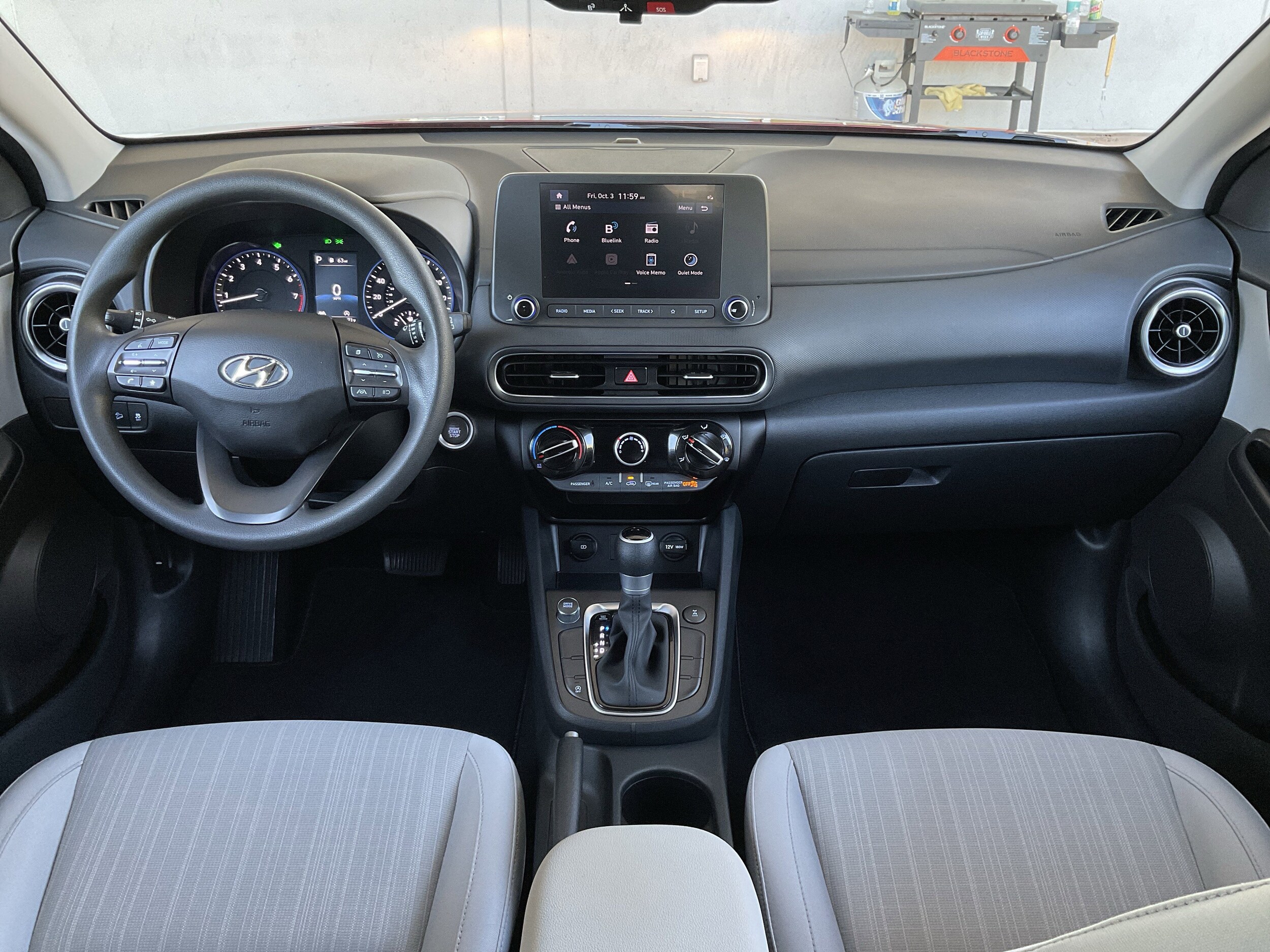 2023 Hyundai Kona SEL photo 2