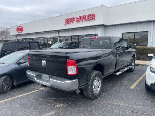 2022 Ram 3500 Tradesman photo 2