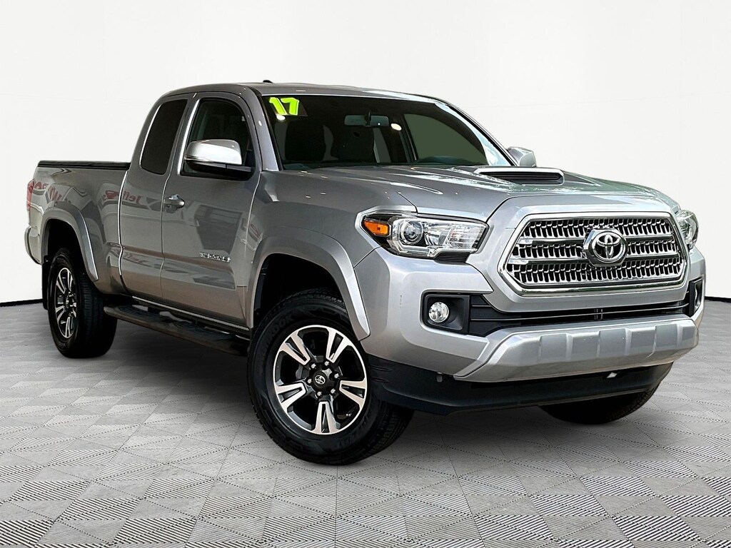 Used 2017 Toyota Tacoma SR5 Access Cab 6 Bed V6 4x2 AT Truck Access Cab