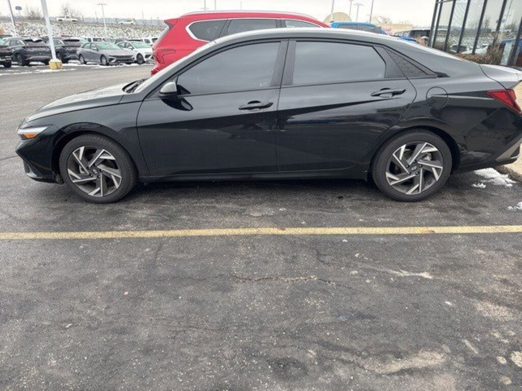 Used 2025 Hyundai Elantra SEL Sport IVT Sedan