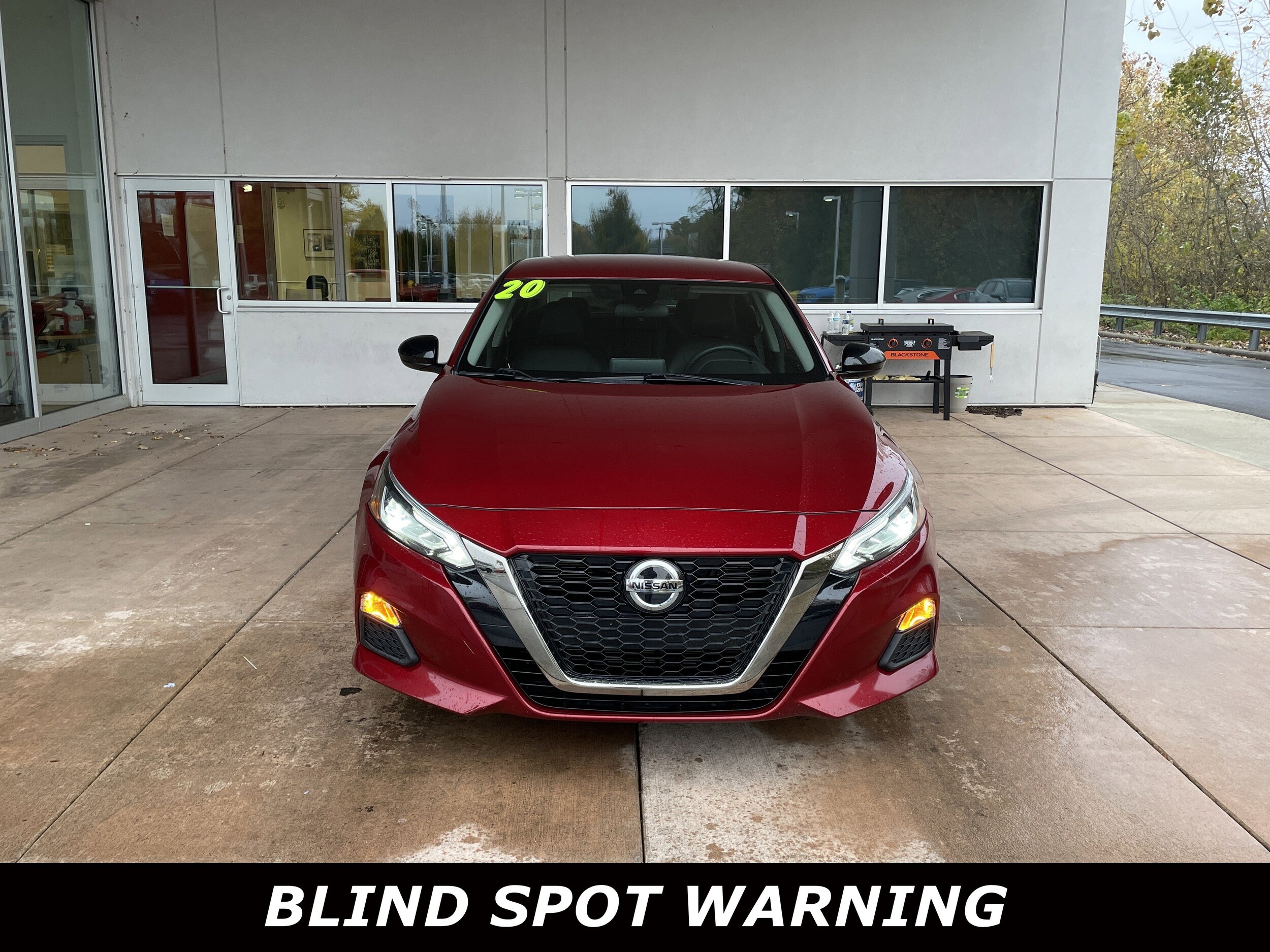2020 Nissan Altima 2.5 SR photo 2