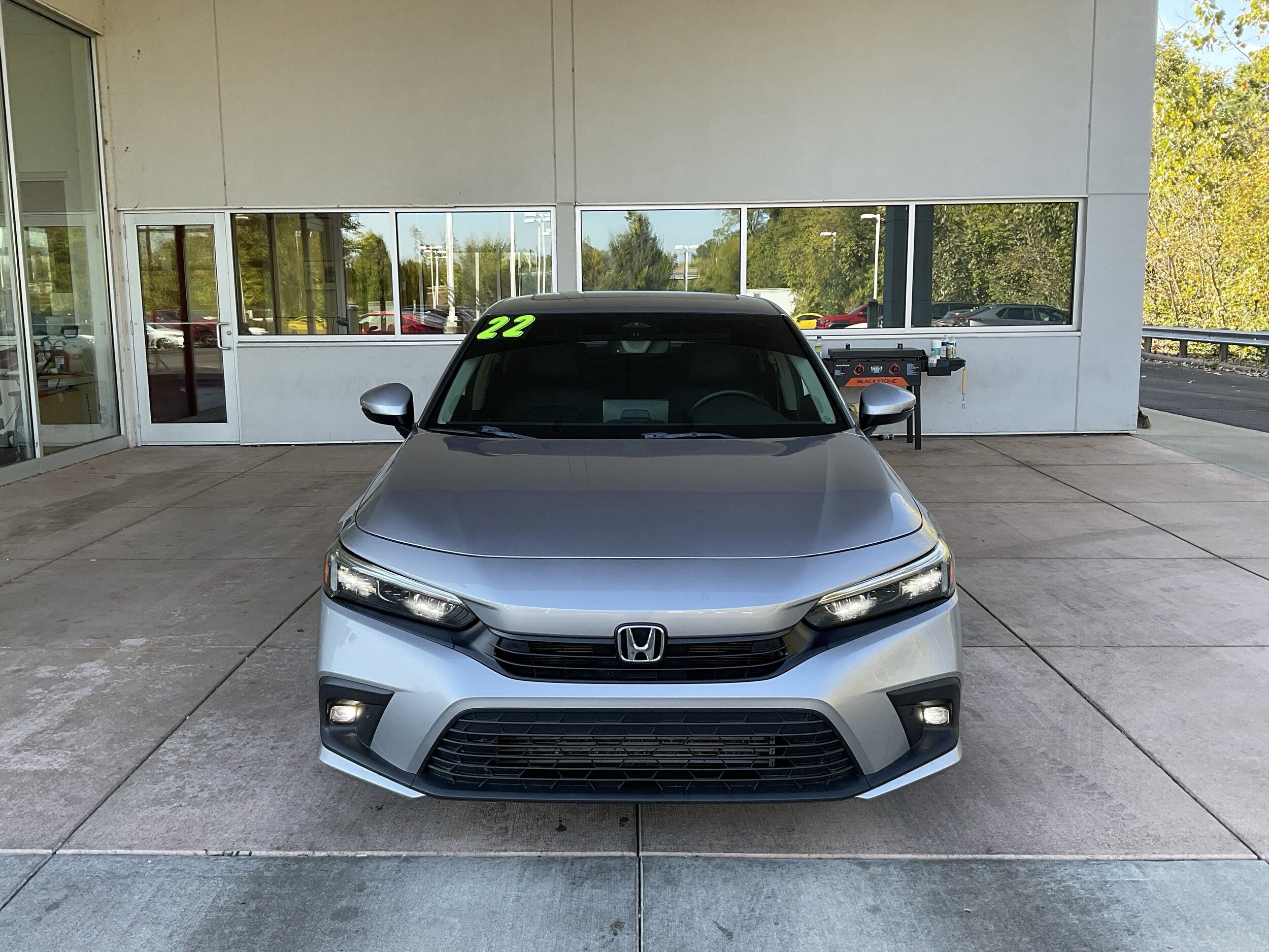 2022 Honda Civic Touring photo 2