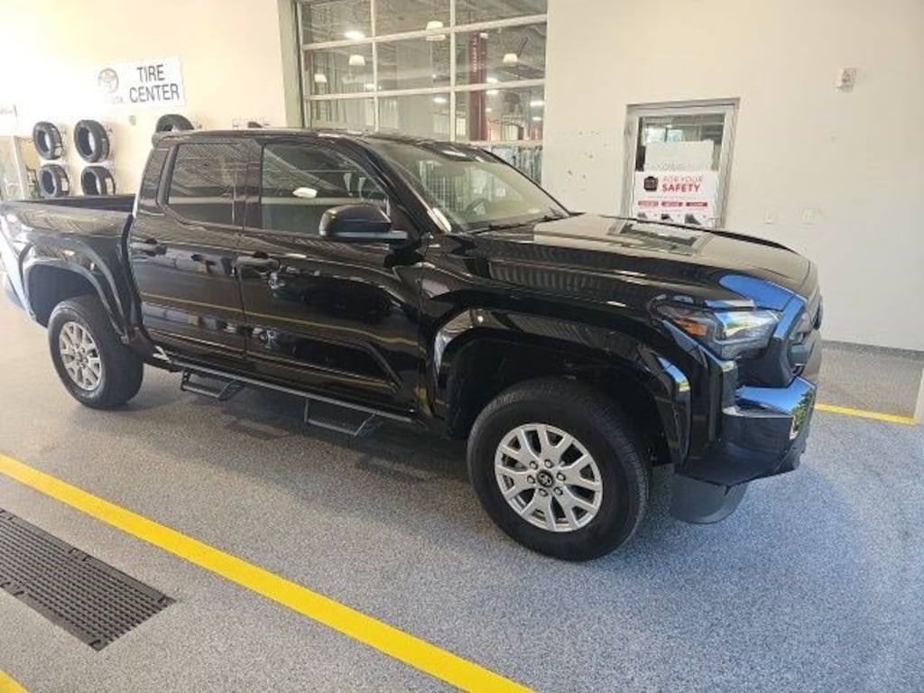 Used 2025 Toyota Tacoma 4WD SR Double Cab 5 Bed AT Truck Double Cab