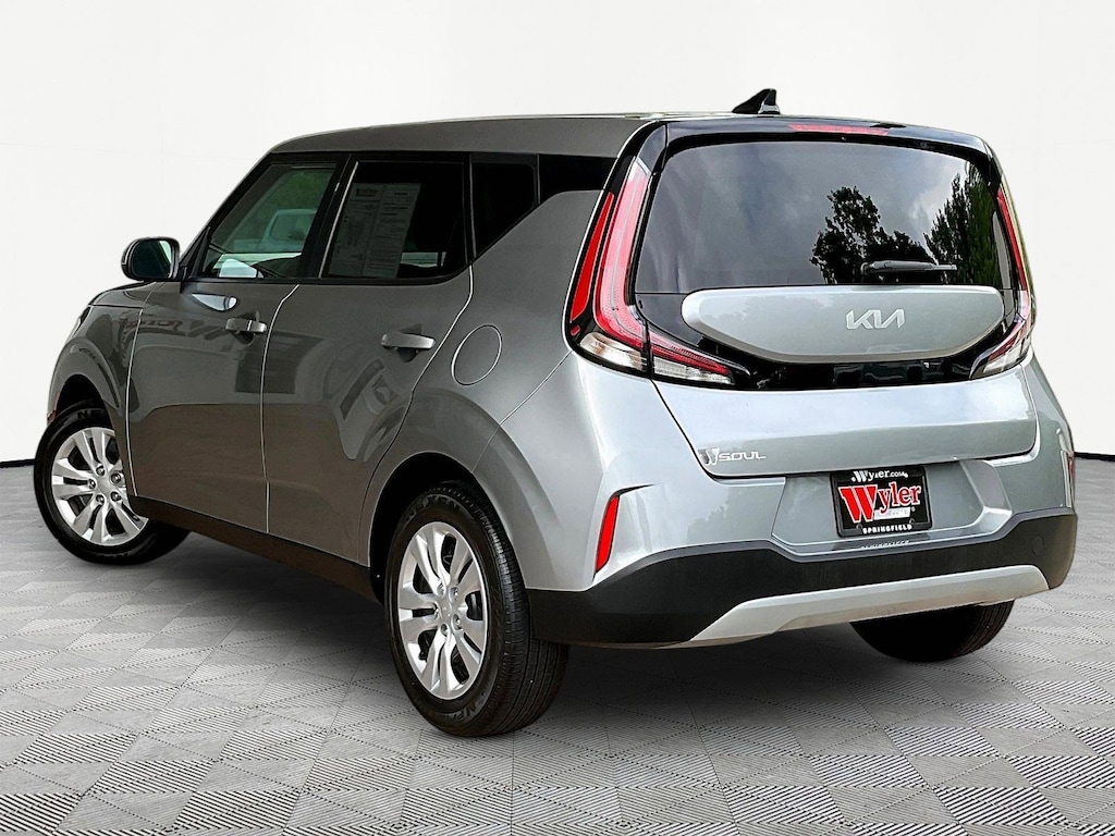 Used 2023 Kia Soul LX IVT Hatchback